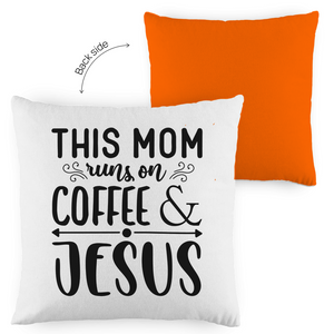 Kopfkissen zweifarbig this mom runs on coffee & jesus