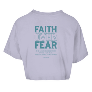 Damen Oversize Crop Top faith over fear psalm 118:6