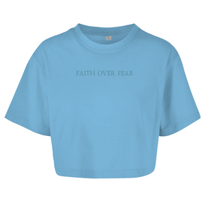Damen Oversize Crop Top faith over fear psalm 118:6
