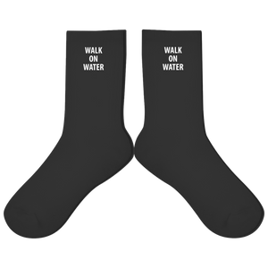 Socken walk on water