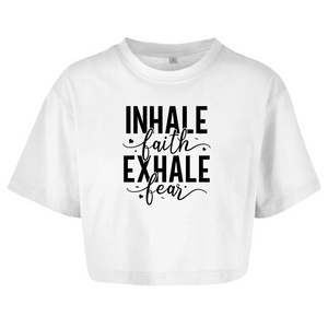 Damen Oversize Crop Top inhale faith exhale fear