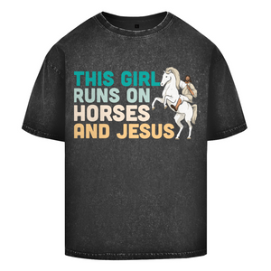 Oversize Washed T-Shirt this girl runs on horses und jesus reiterin