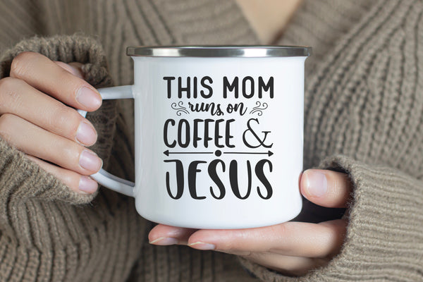 Emaille Tasse this mom runs on coffee & jesus