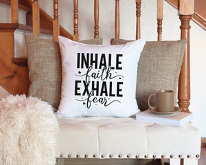Kopfkissen zweifarbig inhale faith exhale fear