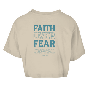Damen Oversize Crop Top faith over fear psalm 118:6