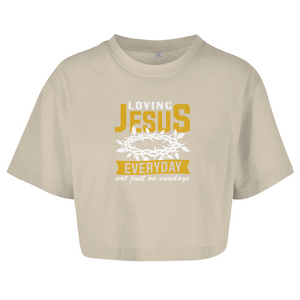 Damen Oversize Crop Top loving jesus everyday