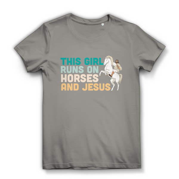 Damen Bio T-Shirt this girl runs on horses und jesus reiterin